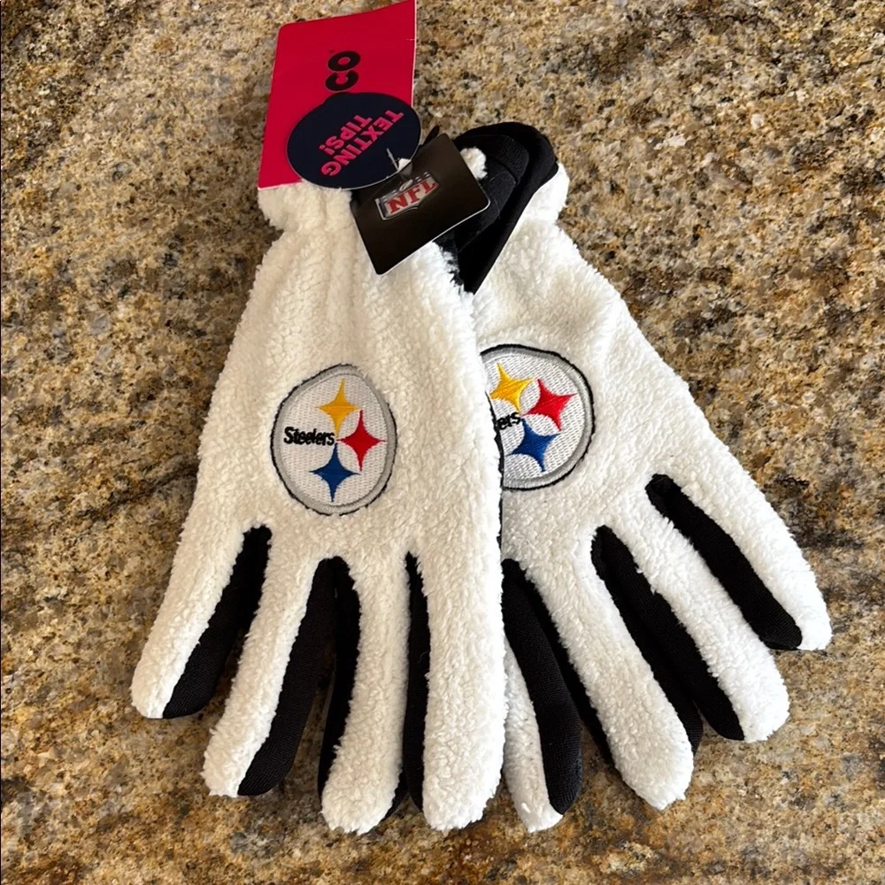 NWT Pittsburgh Steelers Women’s Sherpa Insulated Texting Gloves - Small/Medium